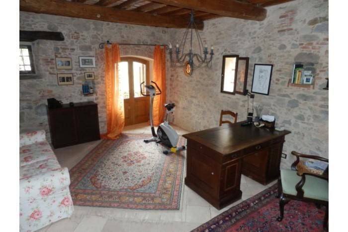 Vendita Pentavani, Calci foto
