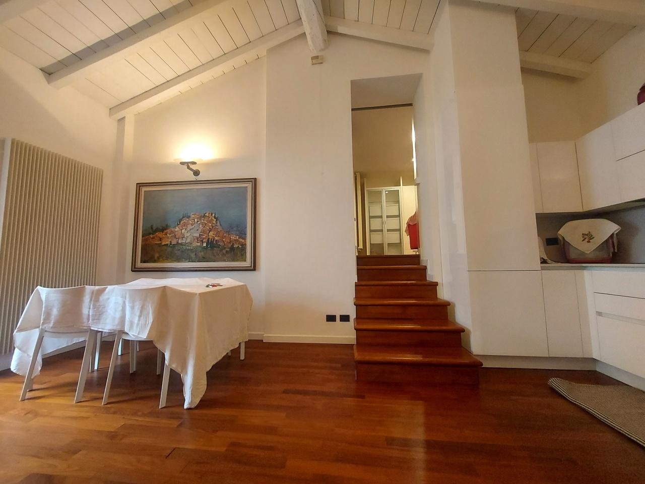 Vendita Eptavani, Como foto