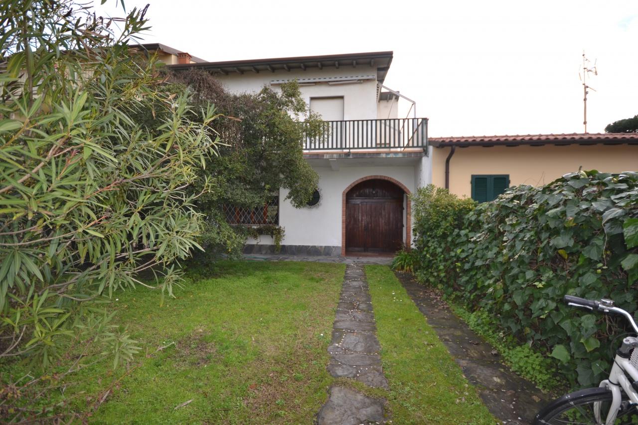 Affitto Multivani, Pietrasanta foto