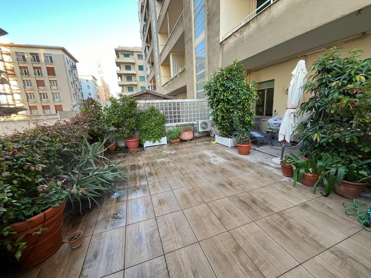 Vendita Bivani, Genova foto