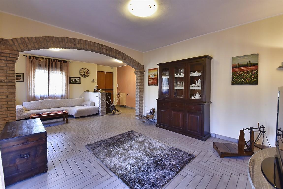 Vendita Casa Indipendente, Limbiate foto