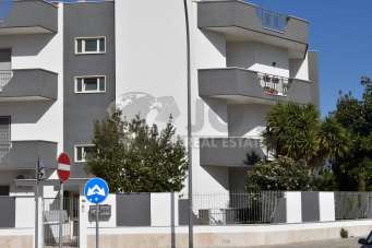 Vendita Pentavani, Lecce