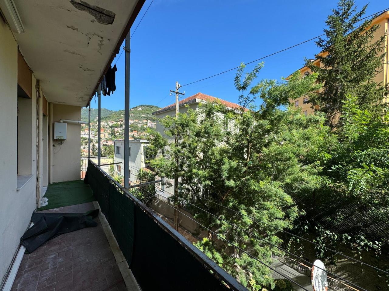 Vendita Esavani, Genova foto