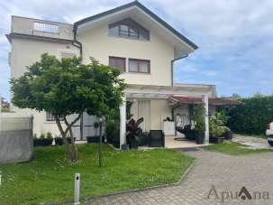 Vendita Villa, Montignoso Vendita Villa, Montignoso