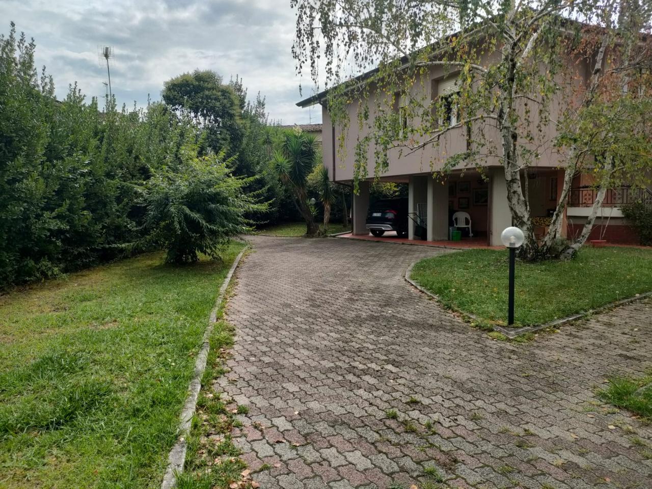Vendita Multivani, Massarosa foto