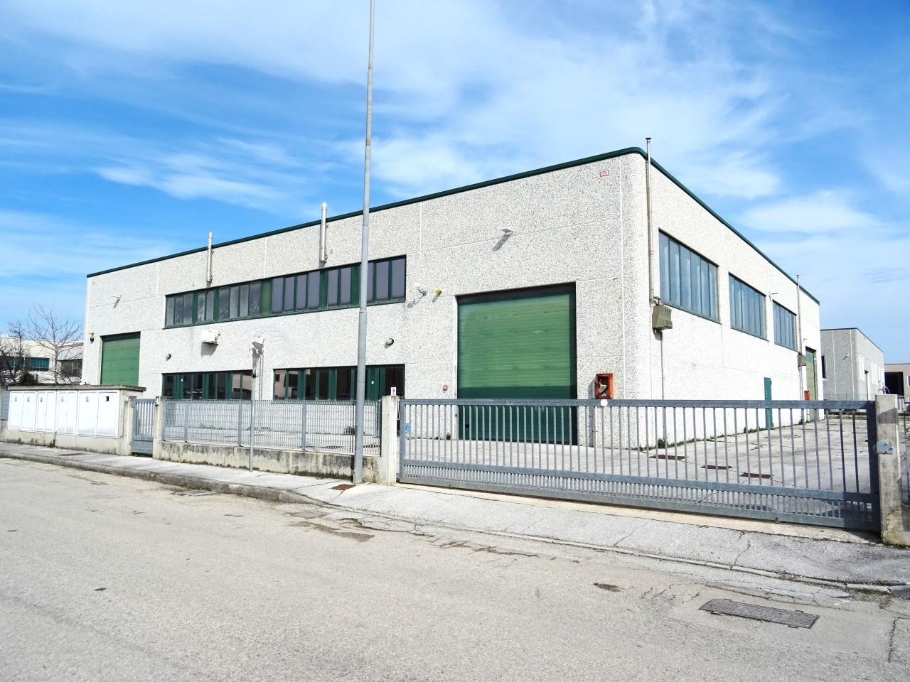 Vendita Industriale, Trecastelli foto