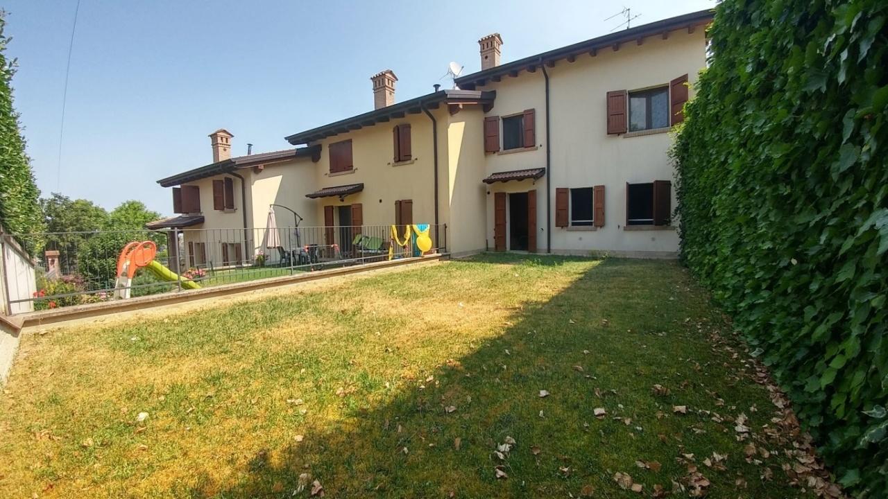 Vendita Trivani, Zocca foto