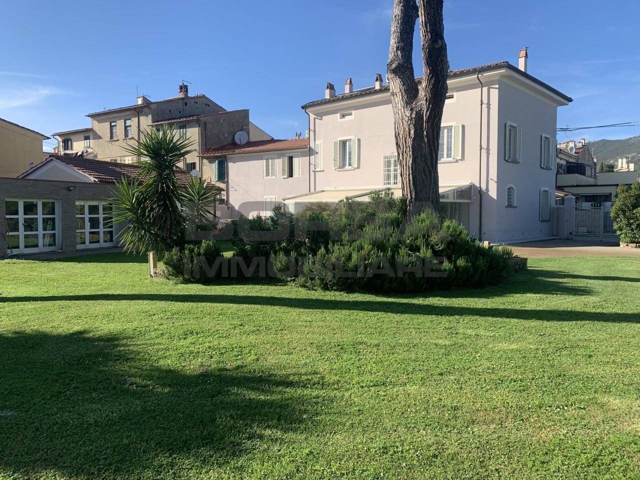 Vendita Ville, Cascina foto
