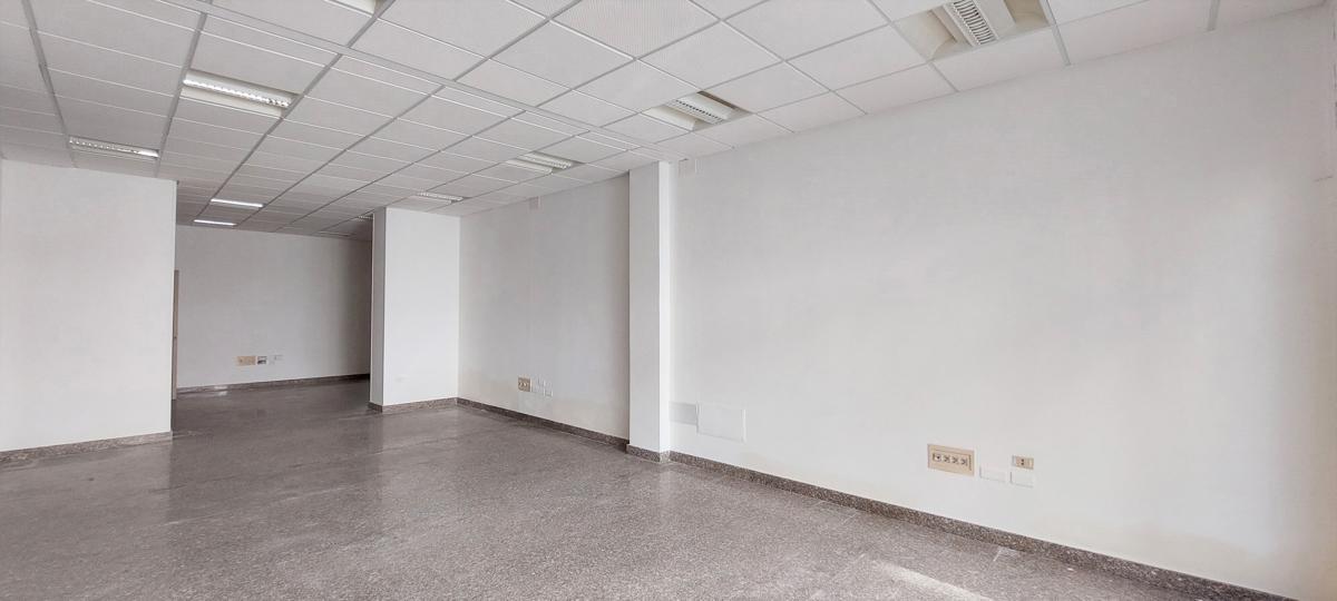 Affitto Negozio, Sanluri foto