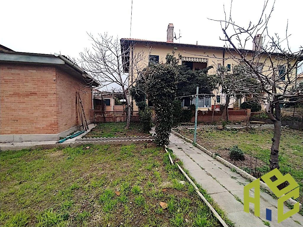 Vendita Quadrivani, Rosignano Marittimo foto