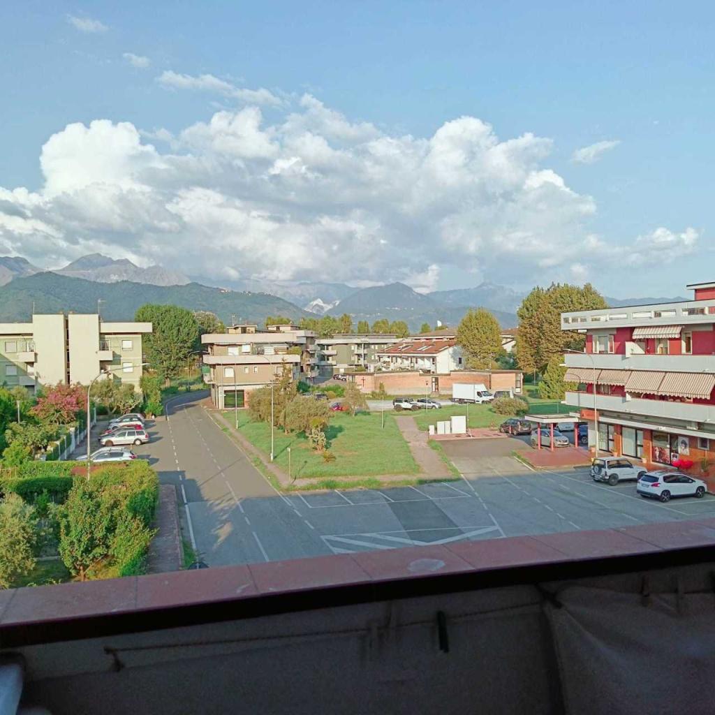 Vendita Pentavani, Luni foto