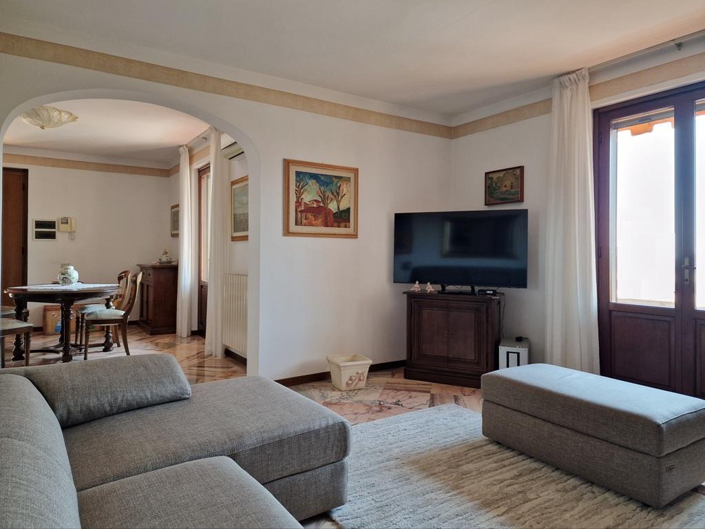 Vendita Multivani, Massa foto