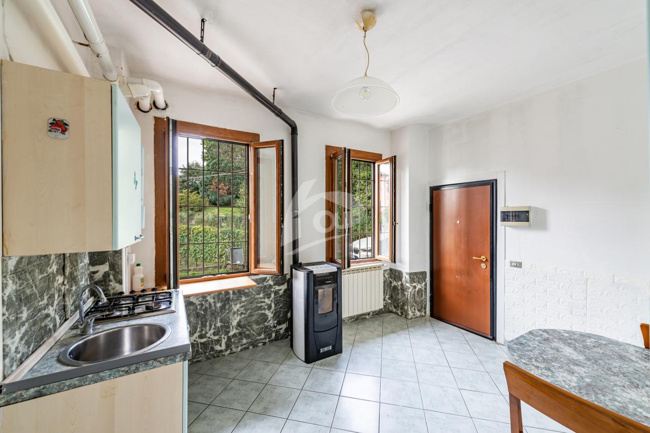 Vendita Bivani, Laveno-Mombello foto