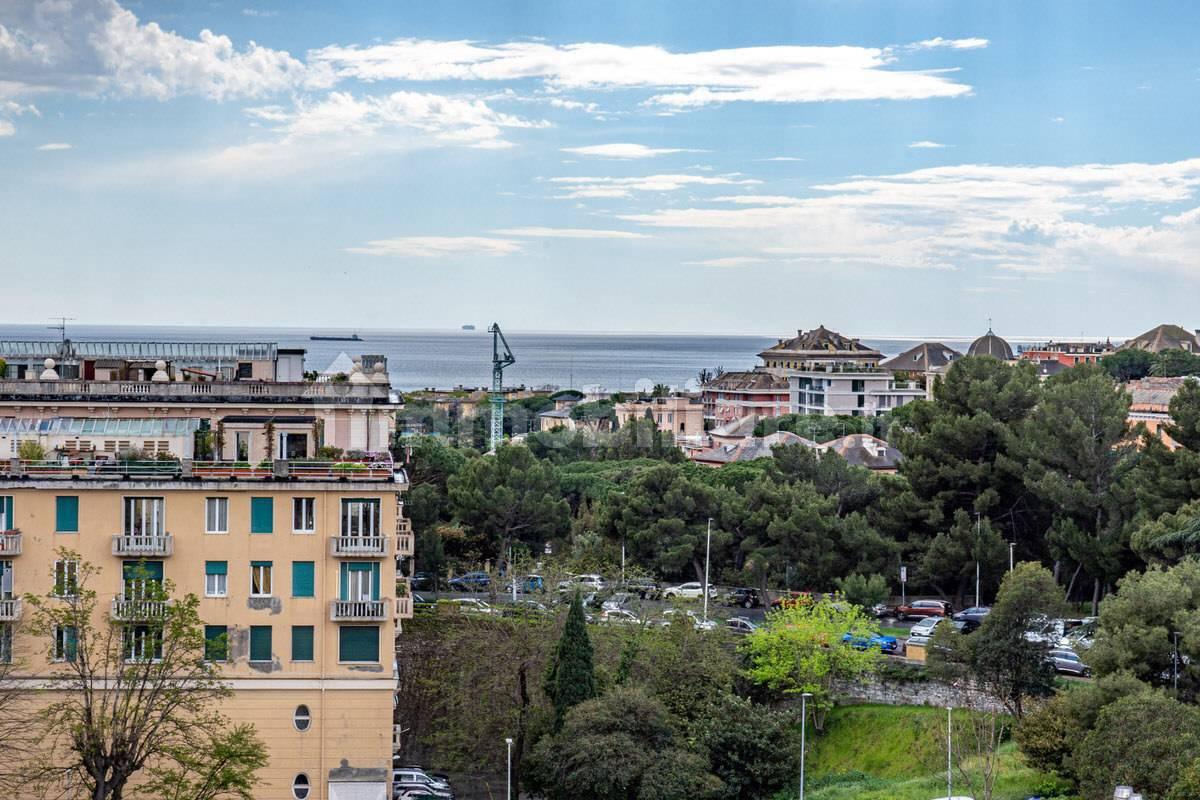 Vendita Esavani, Genova foto