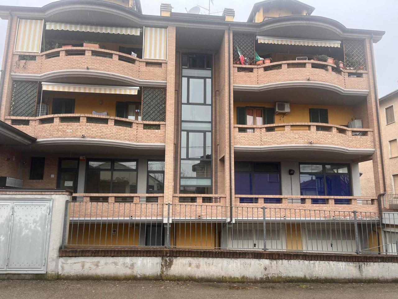 Vendita Case, Medesano foto