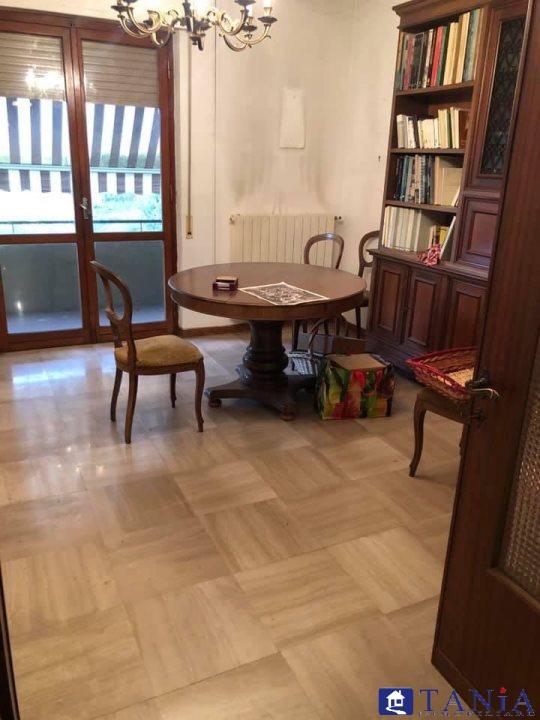Vendita Esavani, Carrara foto
