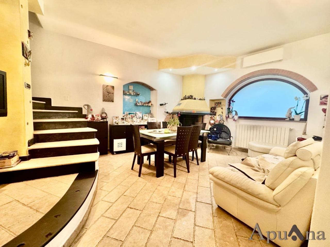 Vendita Casa indipendente, Massa foto