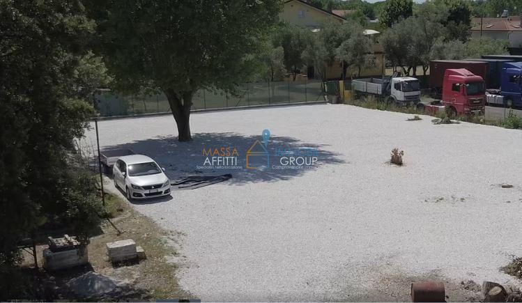 Affitto Monovano, Massa foto
