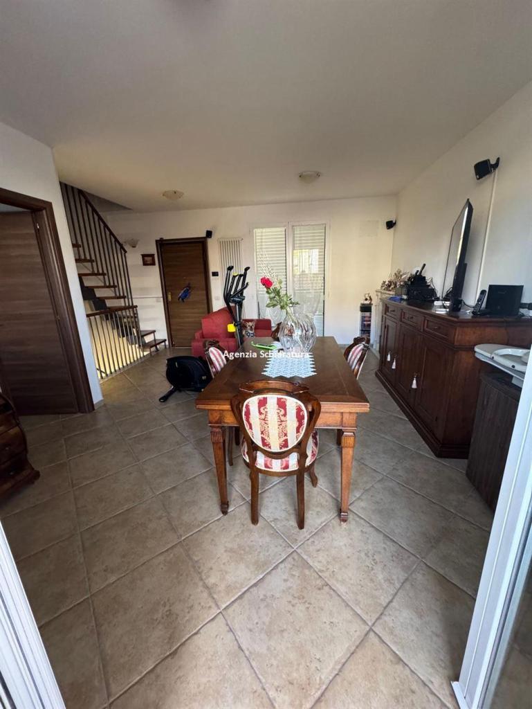 Vendita Villa a schiera, Vallefoglia foto