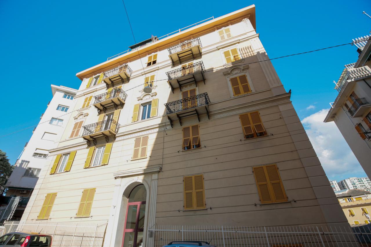 Vendita Eptavani, Genova foto