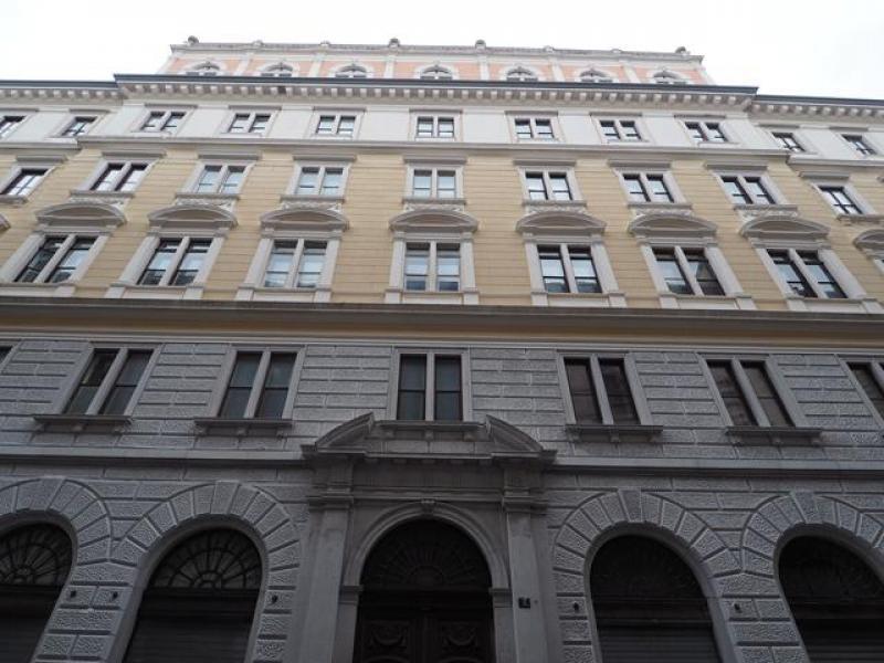 Vendita Eptavani, Trieste foto