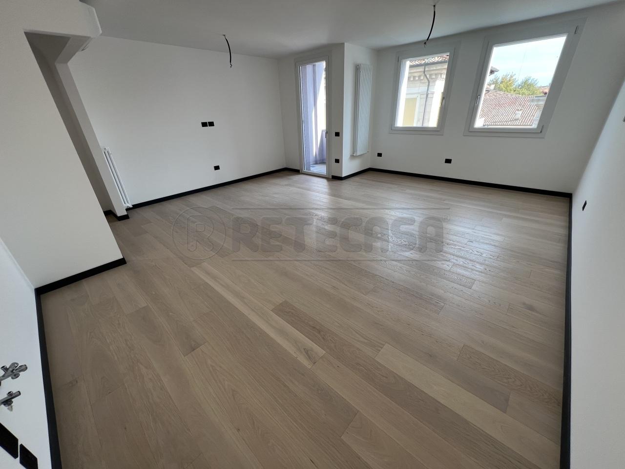 Vendita Pentavani, Palmanova foto
