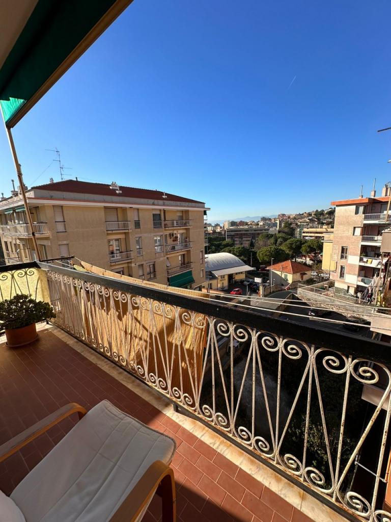 Vendita Esavani, Genova foto