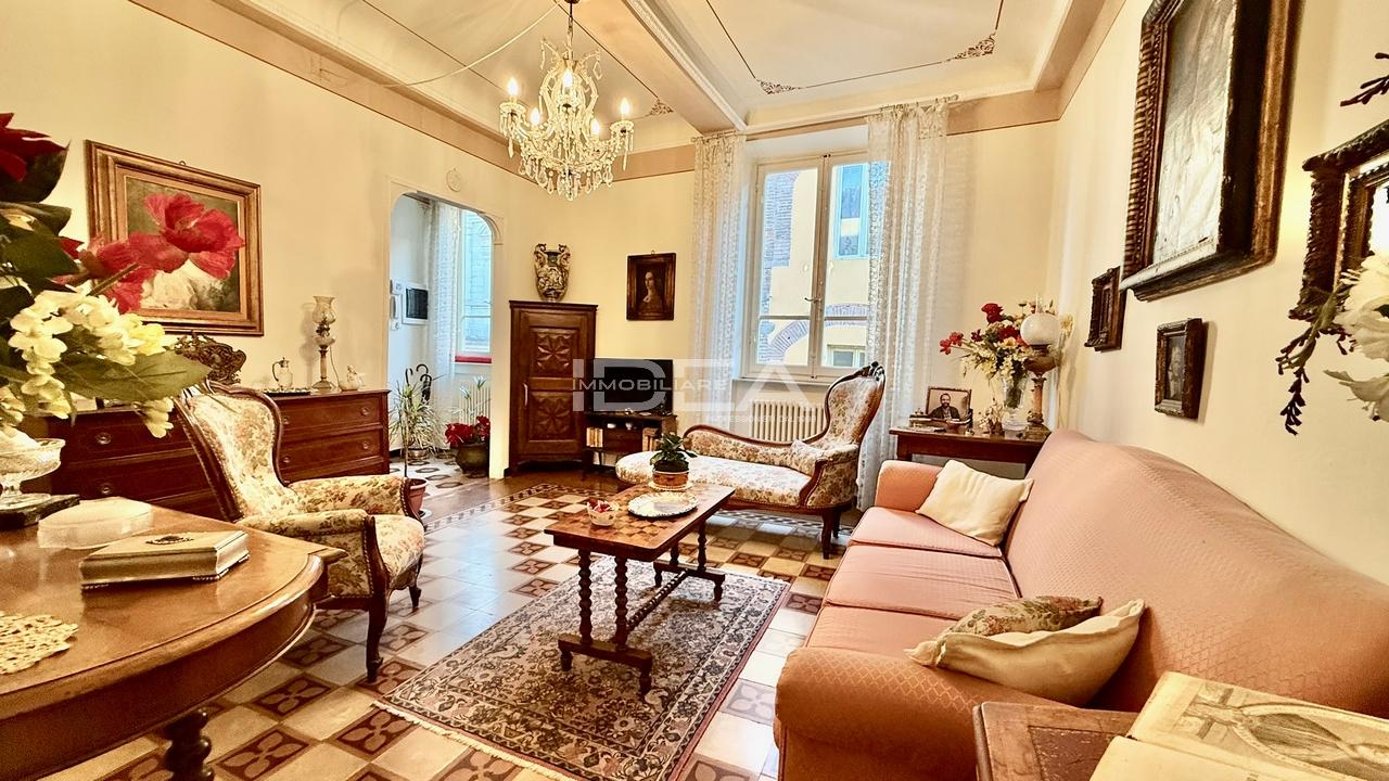 Vendita Quadrivani, Lucca foto