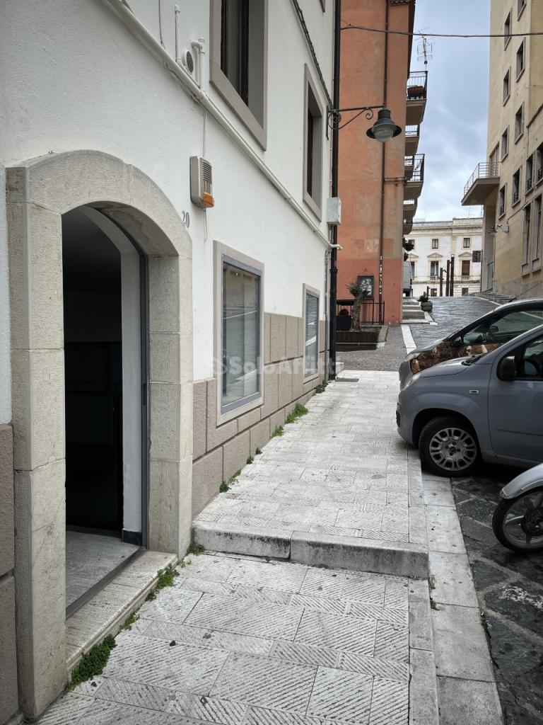 Affitto 3 vetrine, Potenza foto
