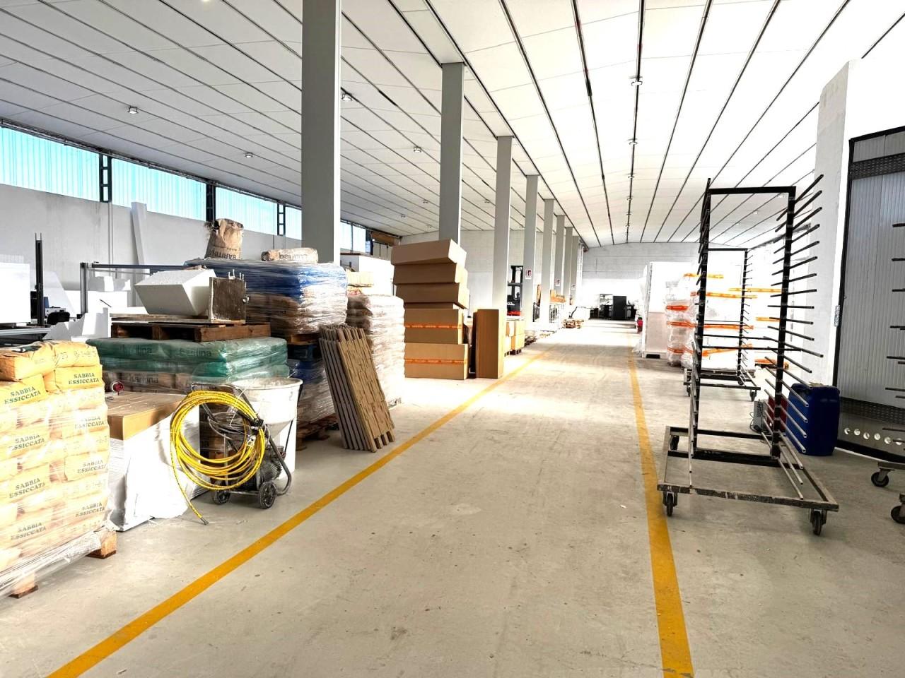 Vendita Industriale, Sora foto