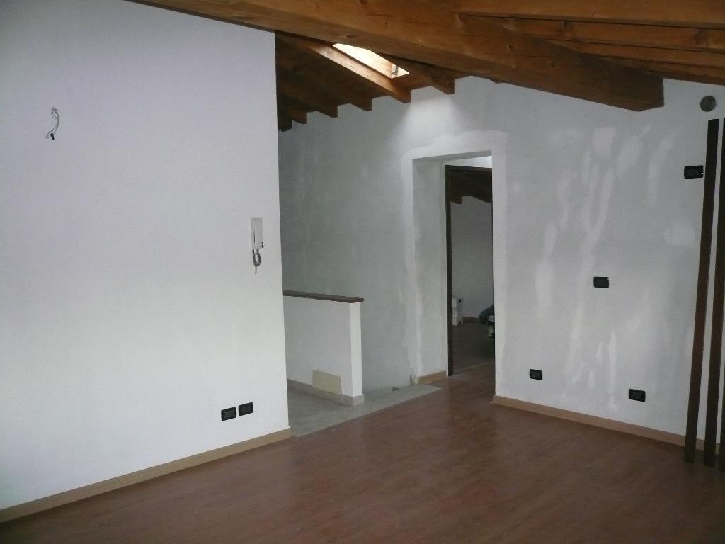 Vendita Mansarda, Olgiate Molgora foto