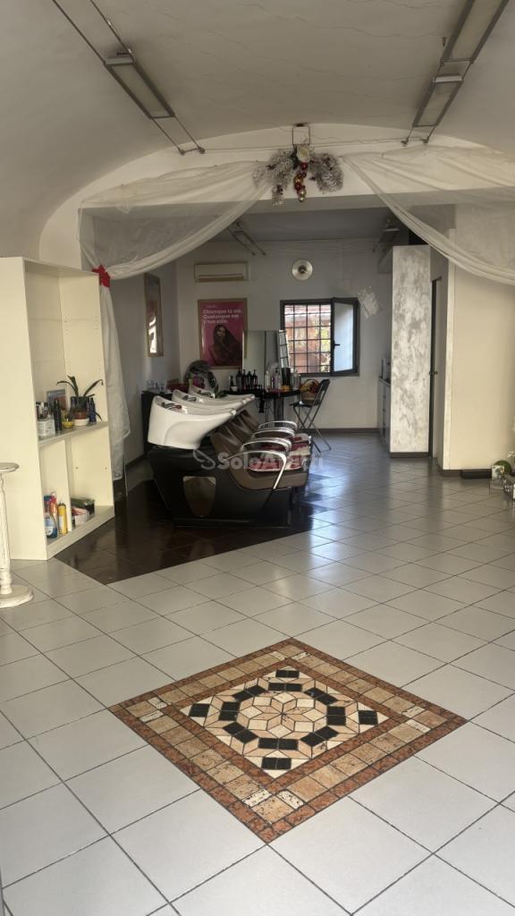 Affitto 1 vetrina, Bagno a Ripoli foto
