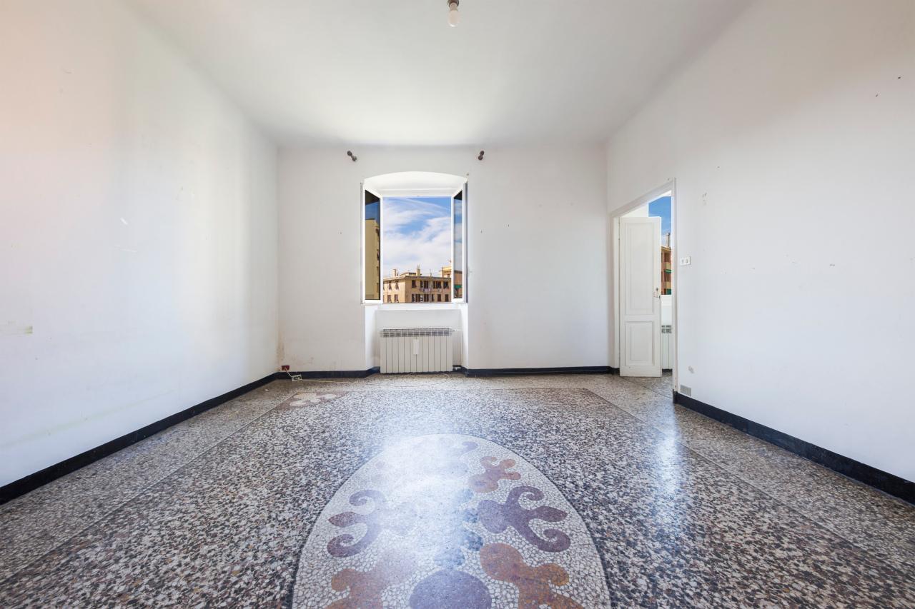 Vendita Eptavani, Genova foto