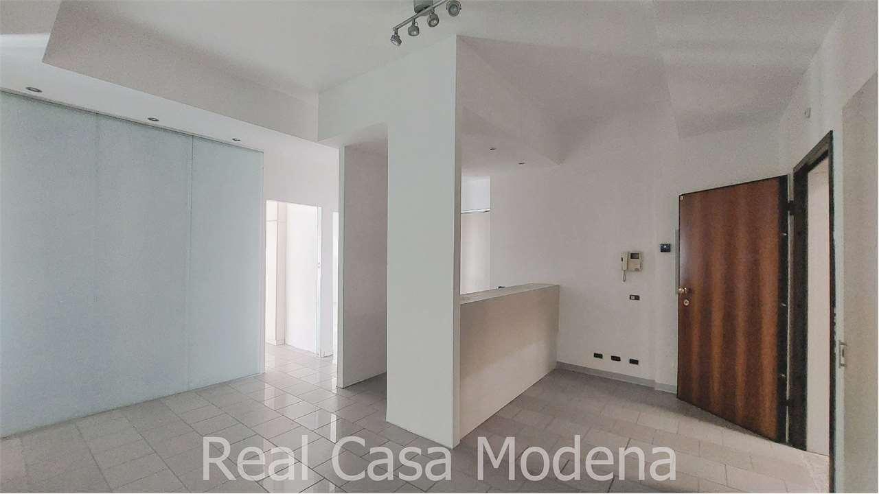 Affitto affitto, Modena foto
