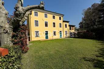 Vendita Villa, Lucca Vendita Villa, Lucca