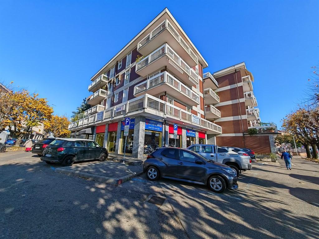 Vendita Negozio, Varese foto