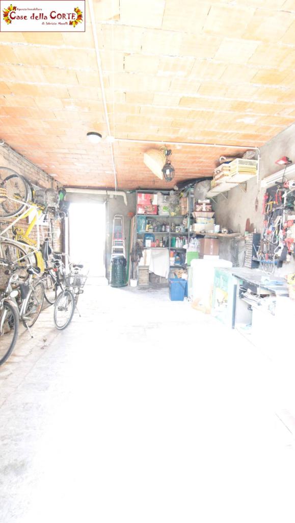 Vendita Villa, Cento foto