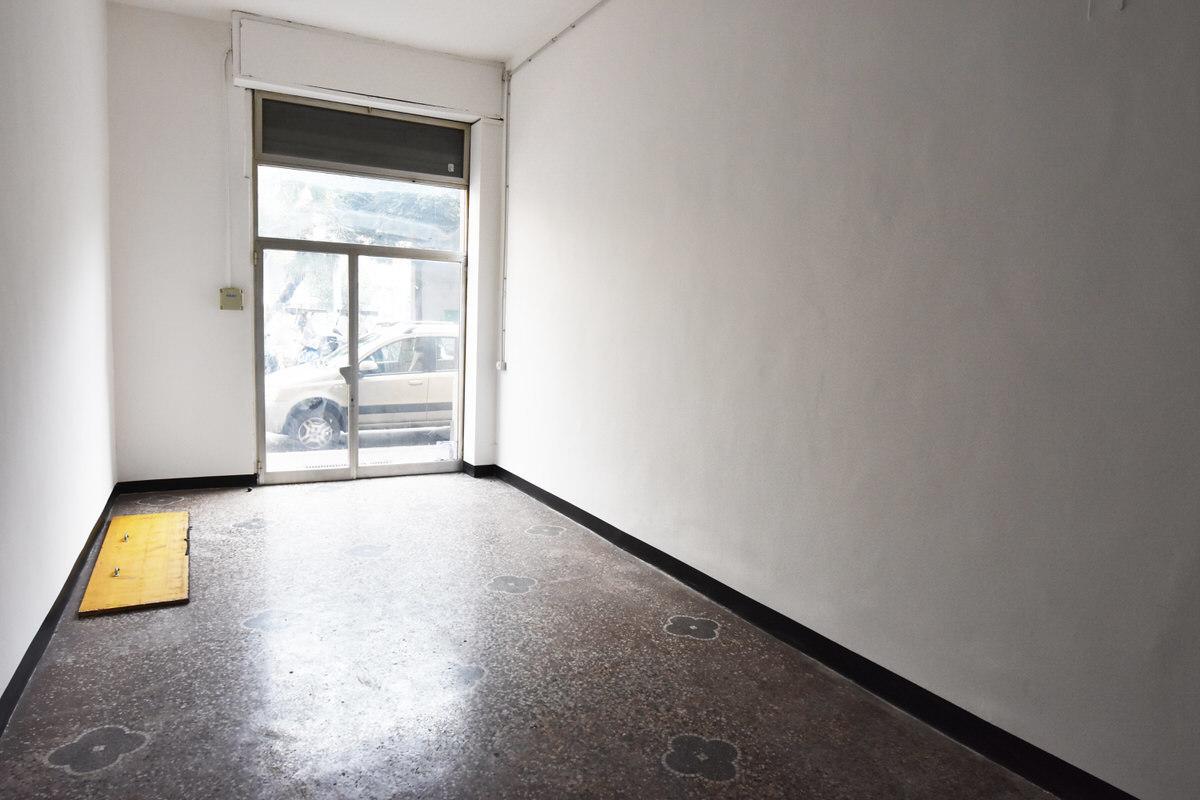 Vendita Bivani, Genova foto