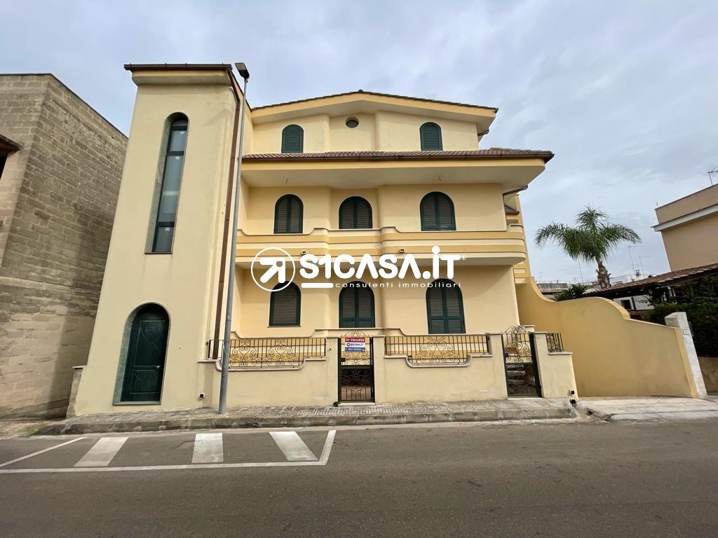 Vendita Multivani, Galatone foto