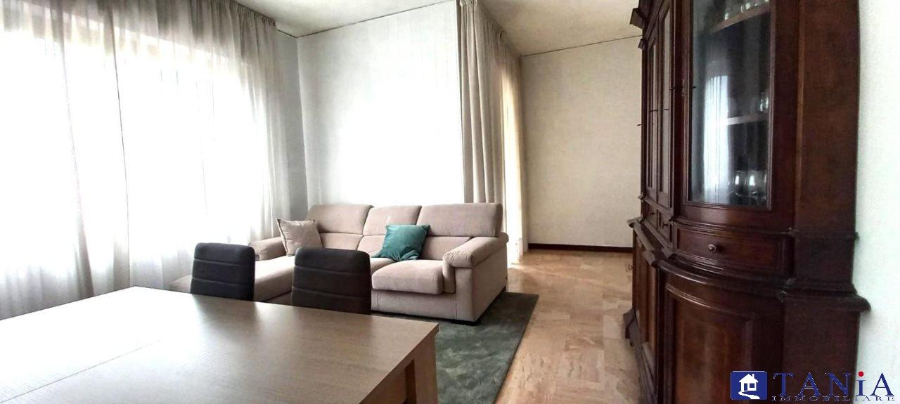 appartamento in vendita a Carrara in zona Marina di Carrara