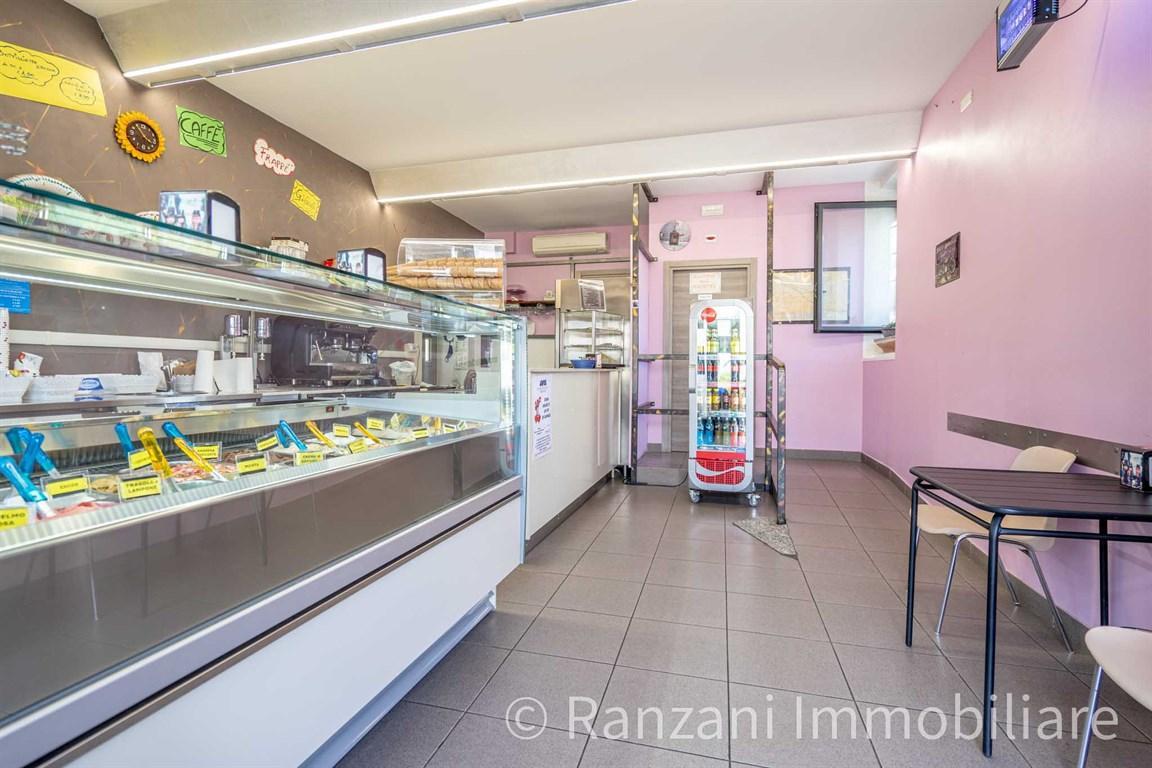 Vendita Negozio, Gaggiano foto