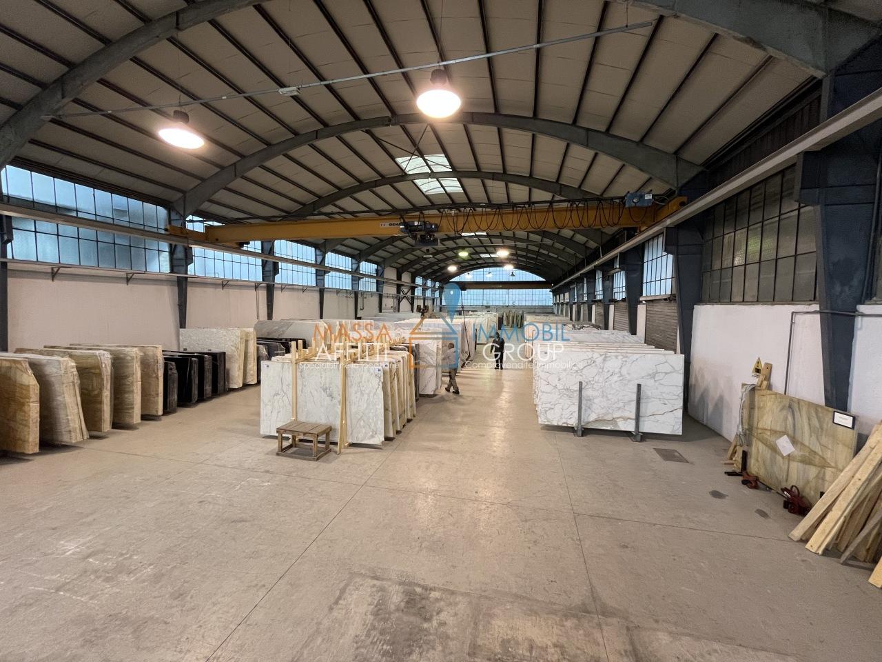 Vendita Industriale, Massa foto