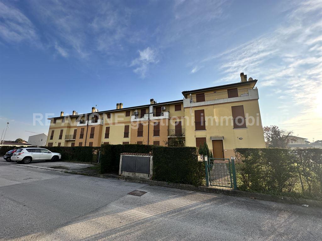 Affitto Villa a schiera, Castegnero foto