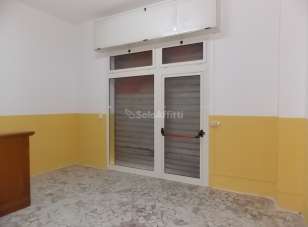 Affitto 2 vetrine, Catanzaro Affitto 2 vetrine, Catanzaro