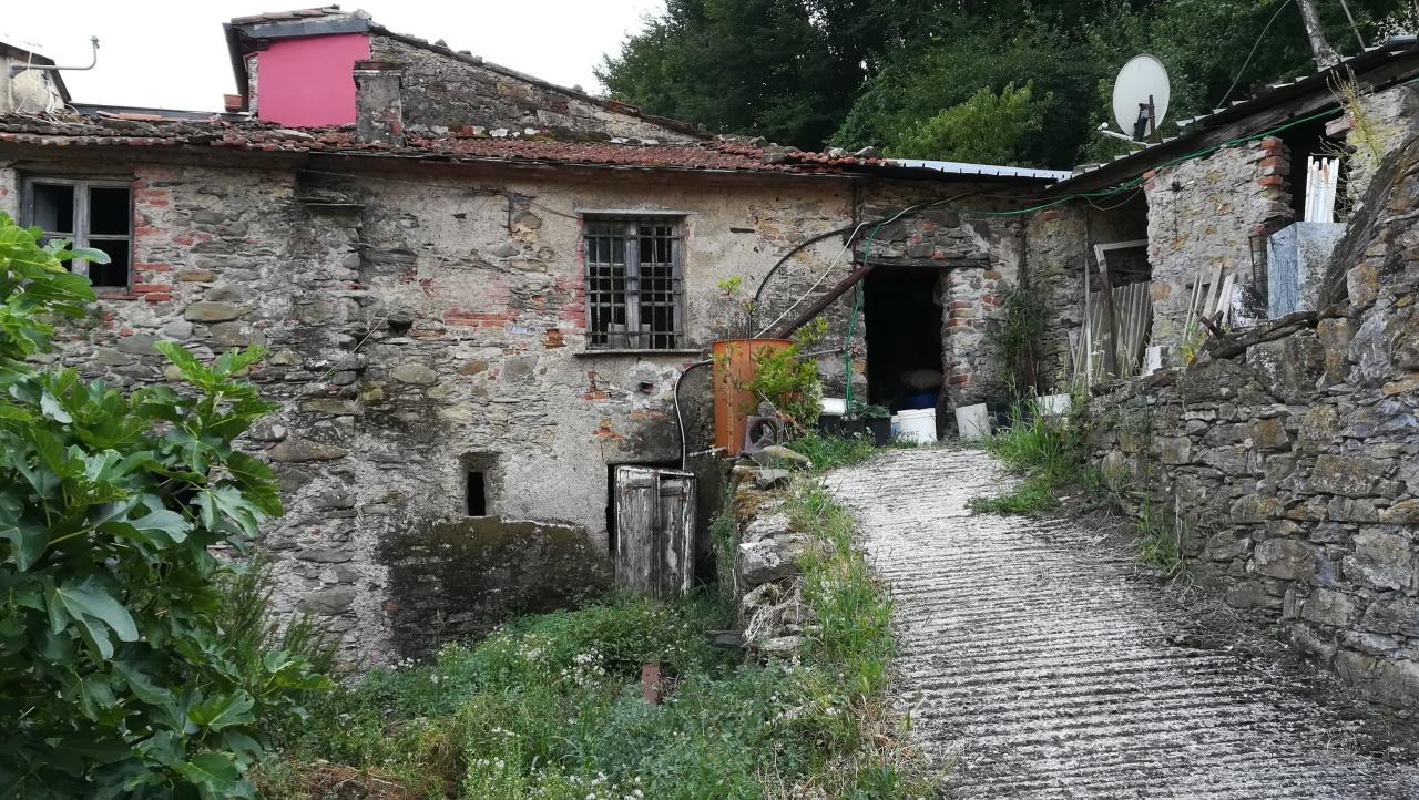 Vendita Eptavani, Luni foto