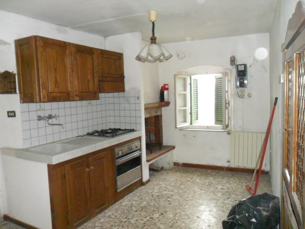 Vendita Esavani, Luni foto