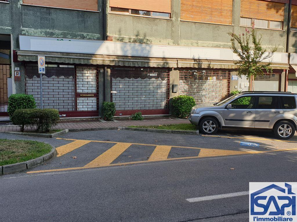 Vendita Negozio, Osnago foto