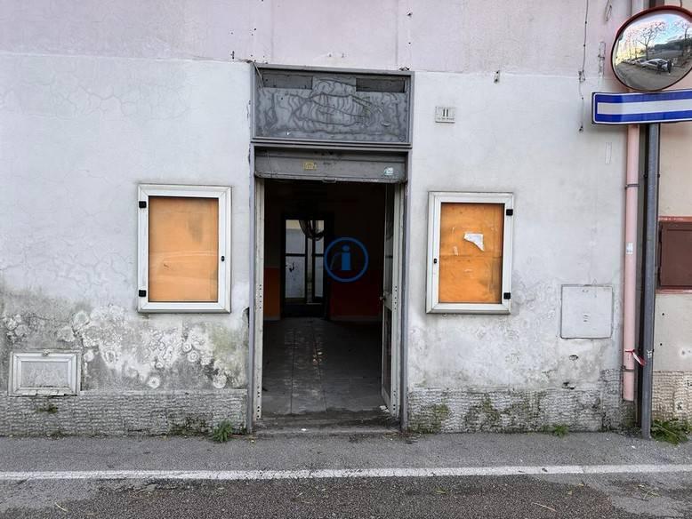 Vendita Negozio, Caserta foto