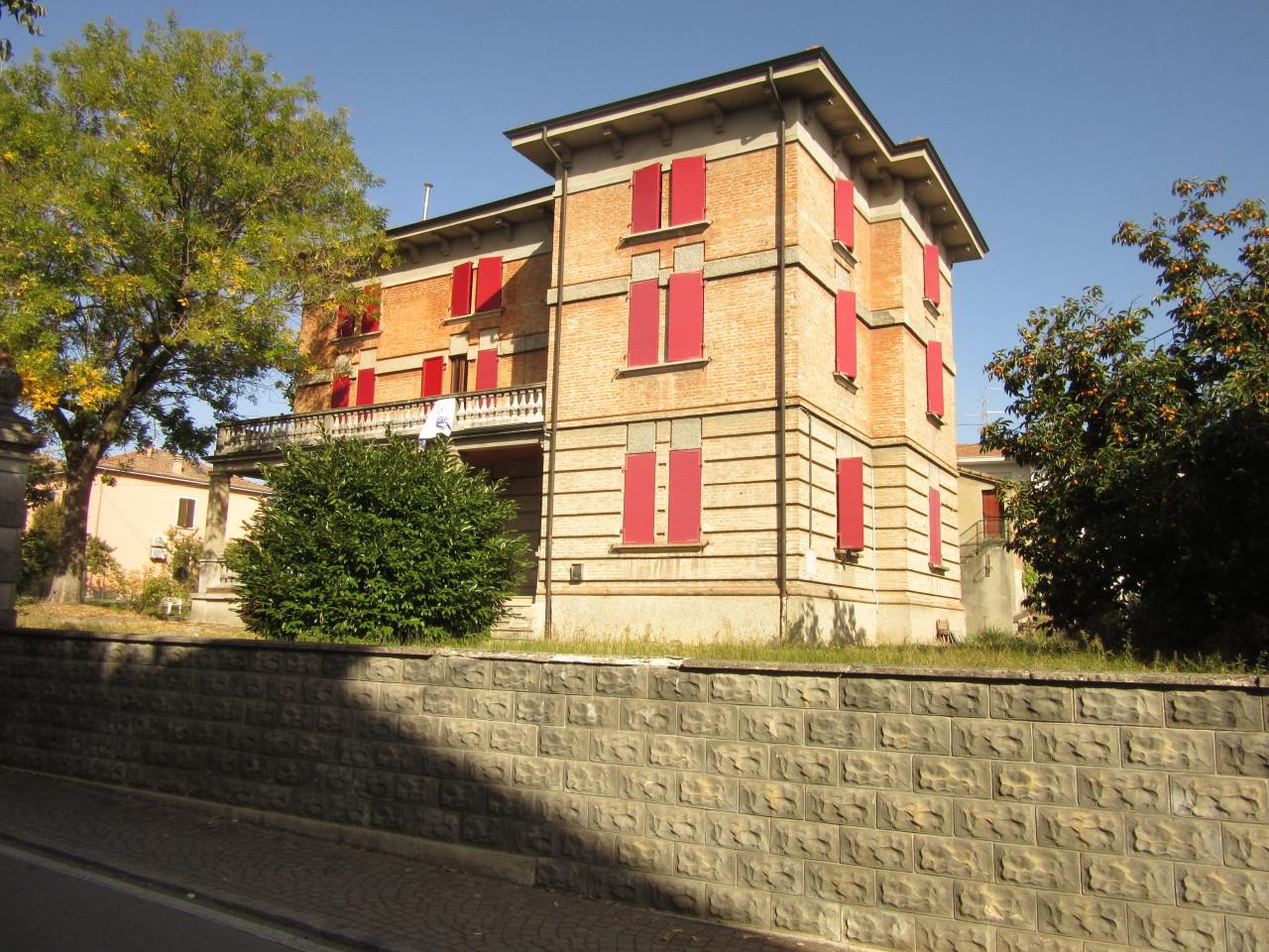 Vendita Case, Medesano foto
