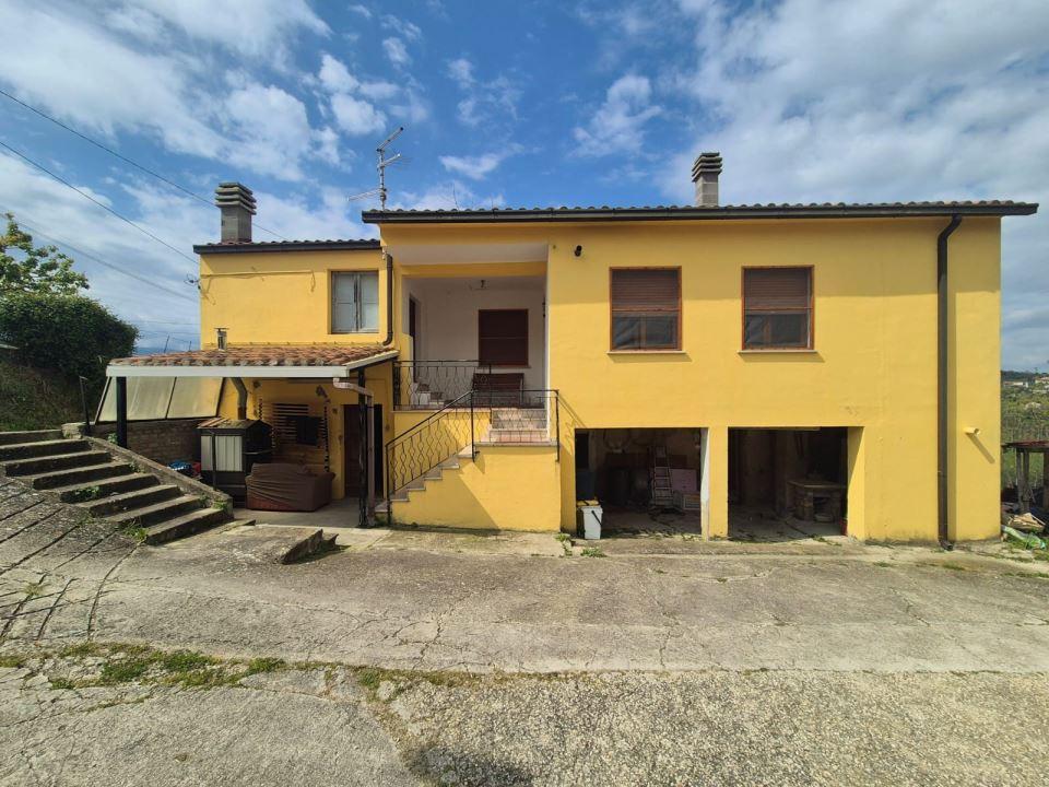 Vendita Multivani, Bucchianico foto